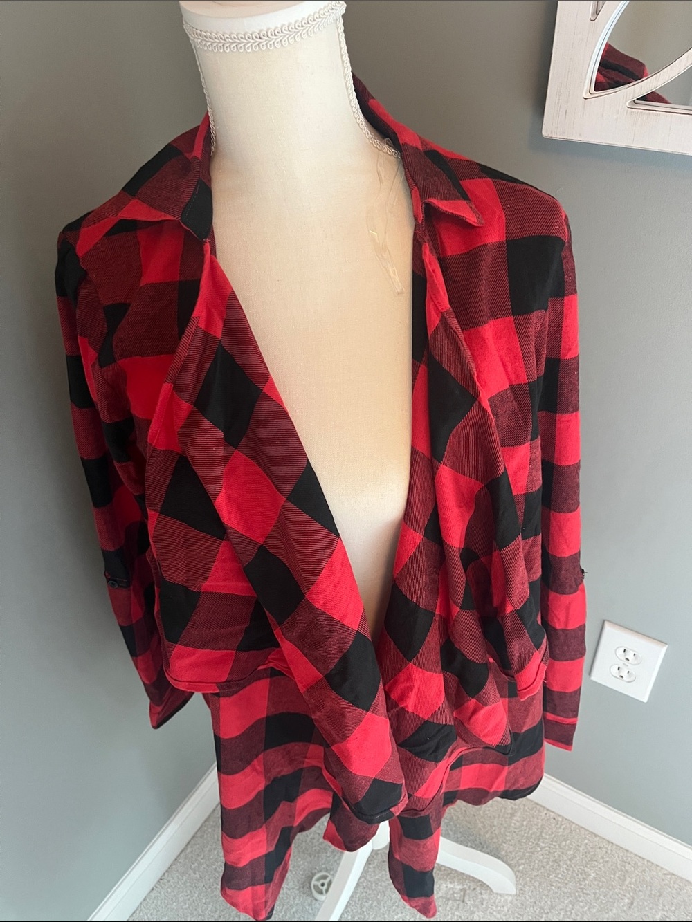 ANDREE BY UNIT Red and Black Buffalo Plaid Button-Down Top
